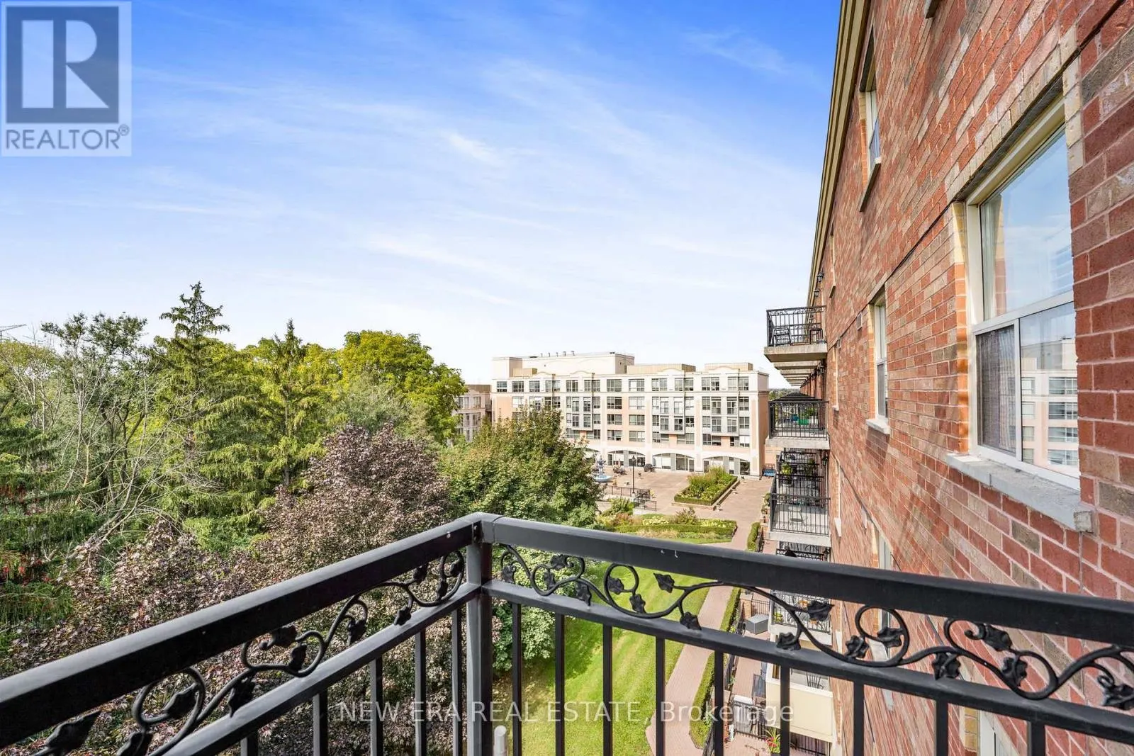 522 - 7373 MARTIN GROVE ROAD