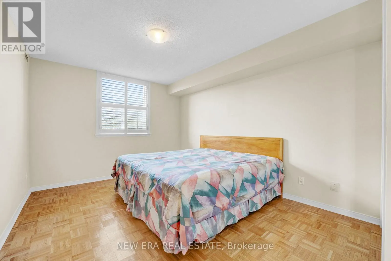 522 - 7373 MARTIN GROVE ROAD