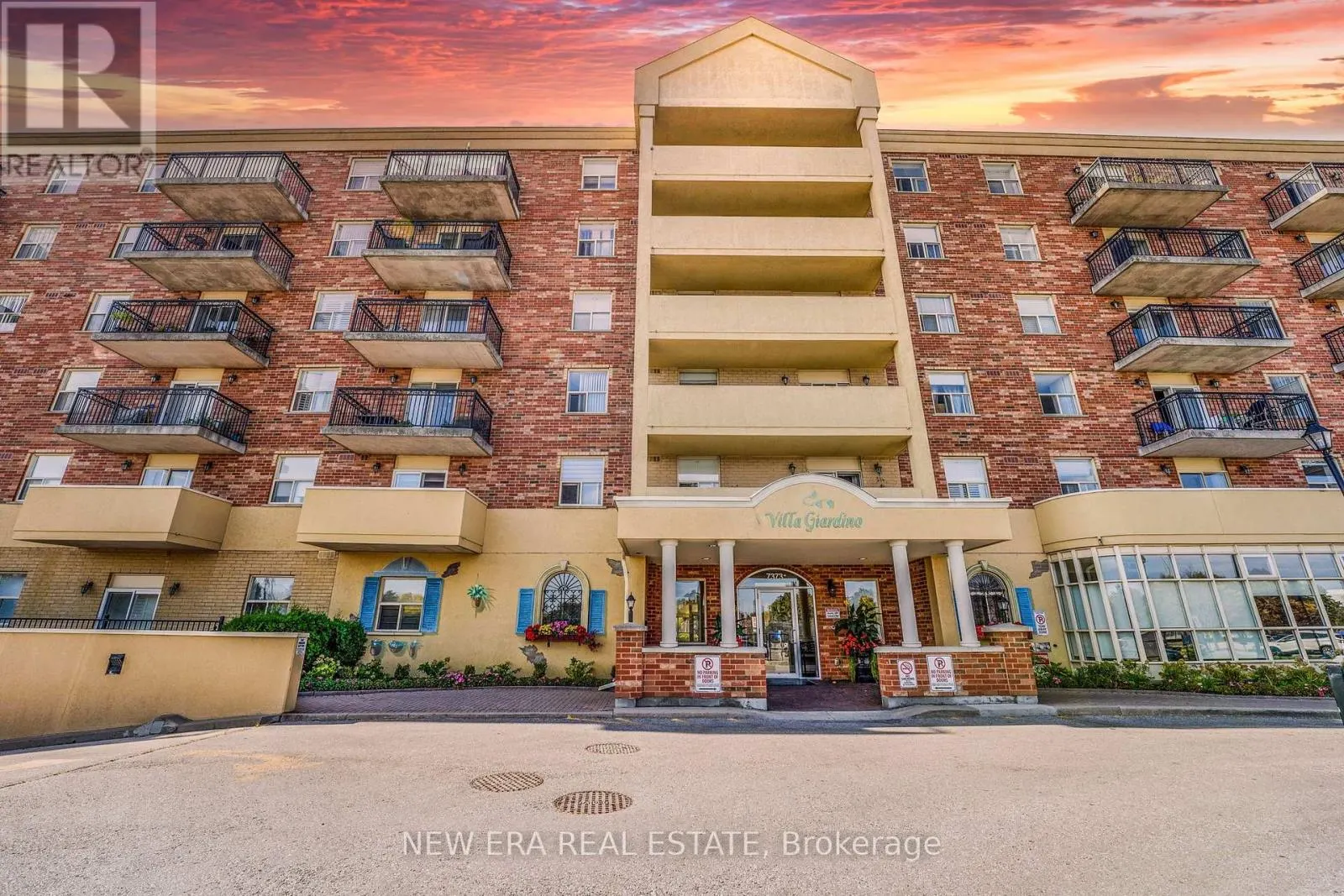 522 - 7373 MARTIN GROVE ROAD