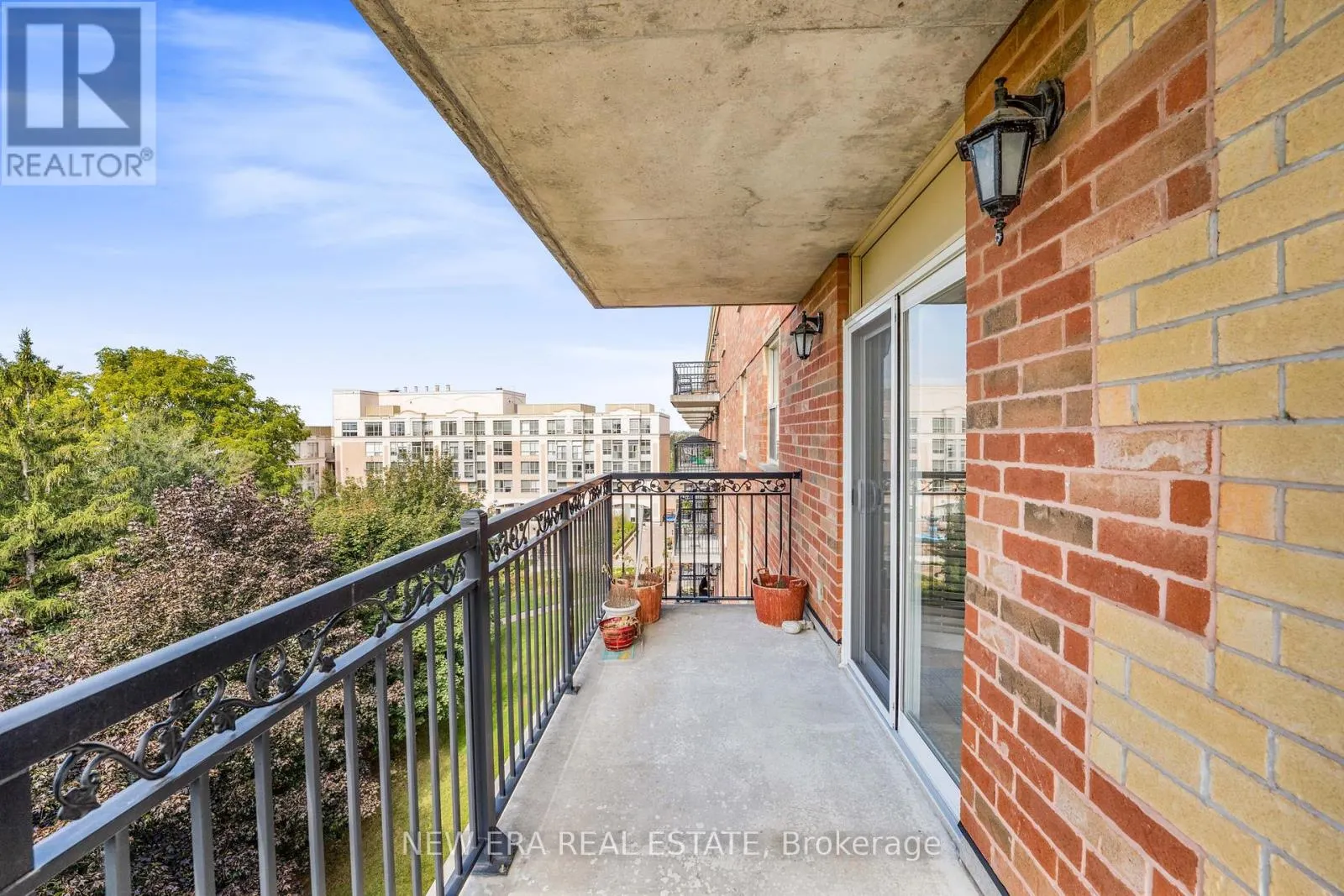522 - 7373 MARTIN GROVE ROAD