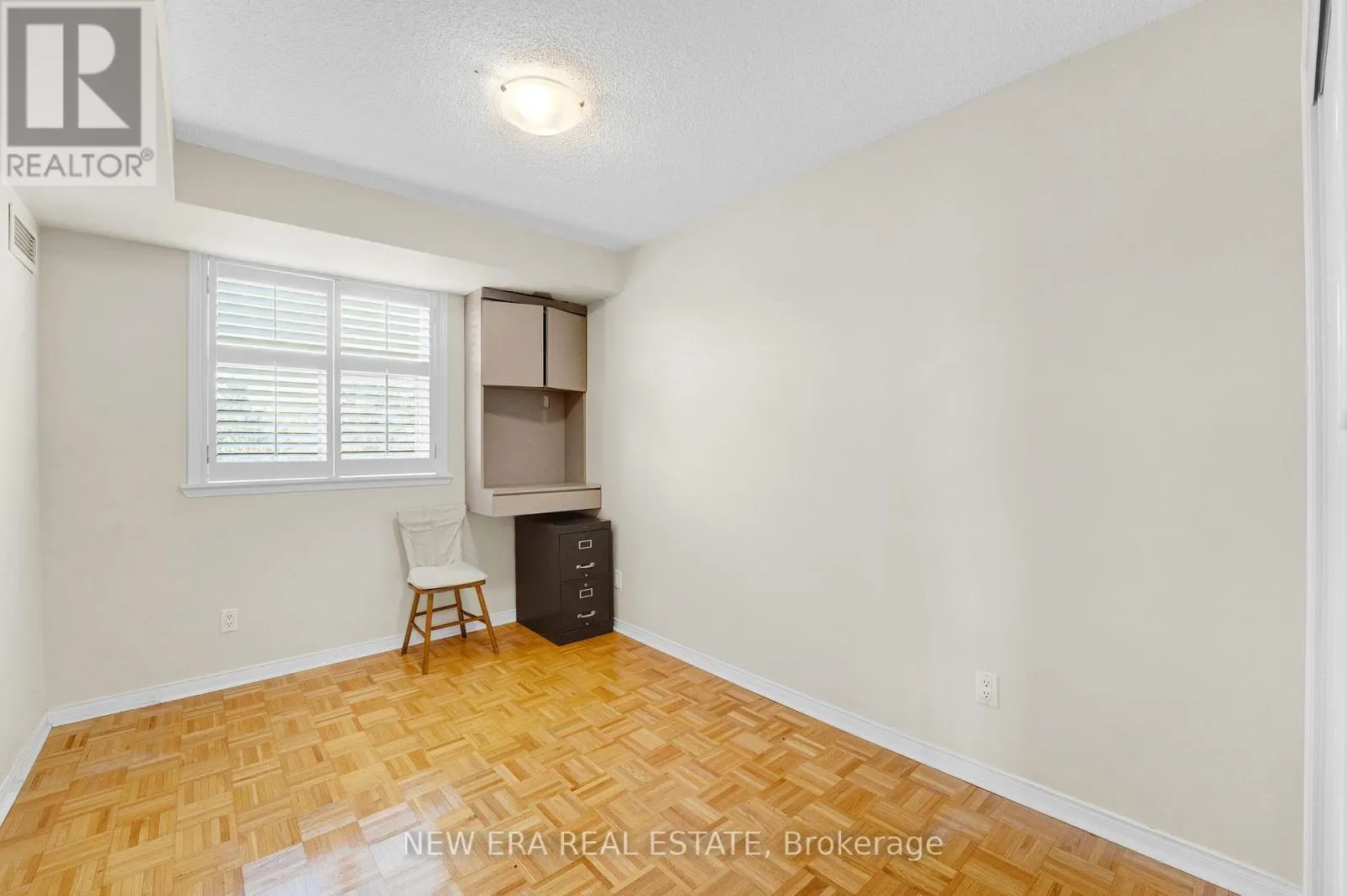 522 - 7373 MARTIN GROVE ROAD