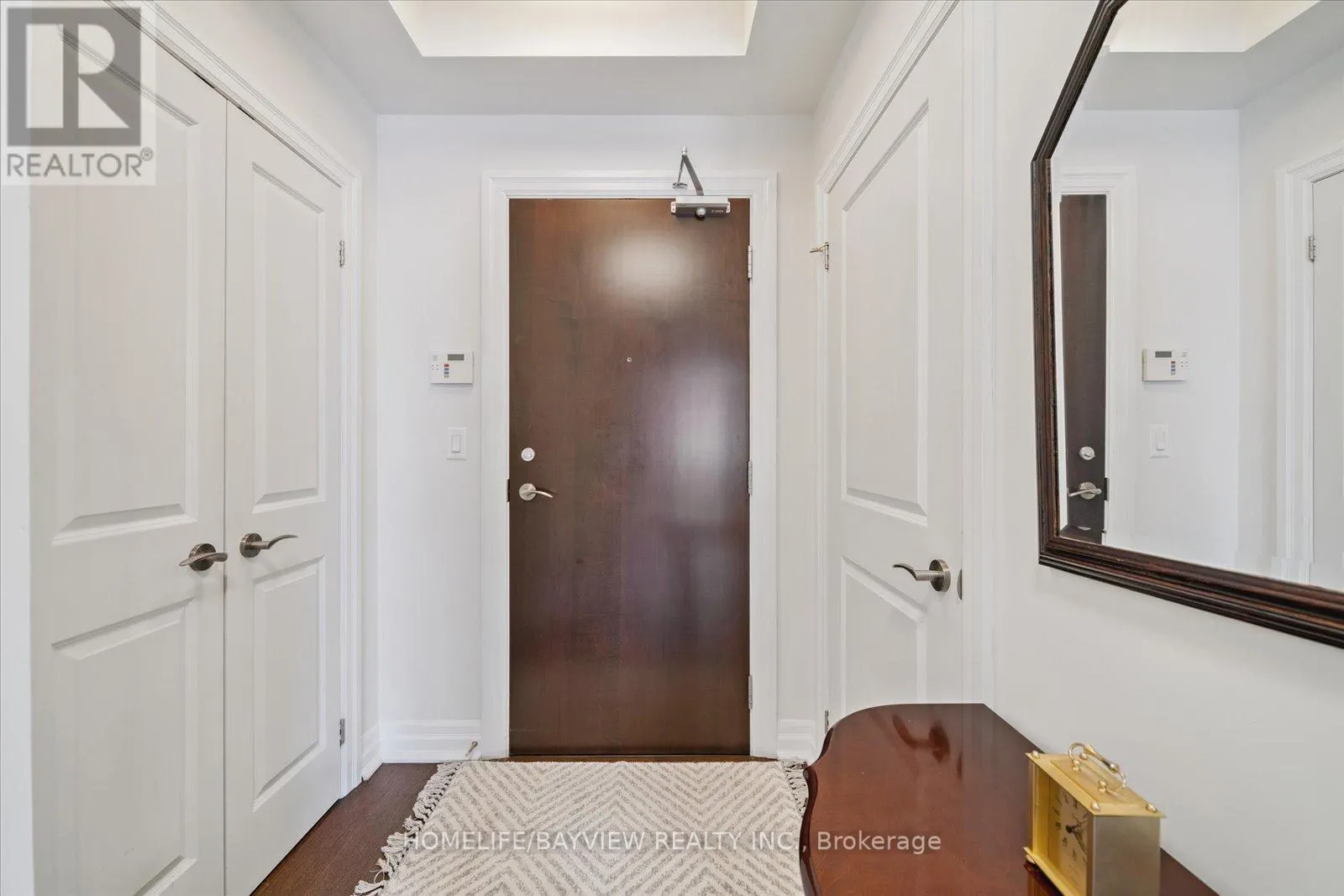 421 - 180 JOHN WAY W