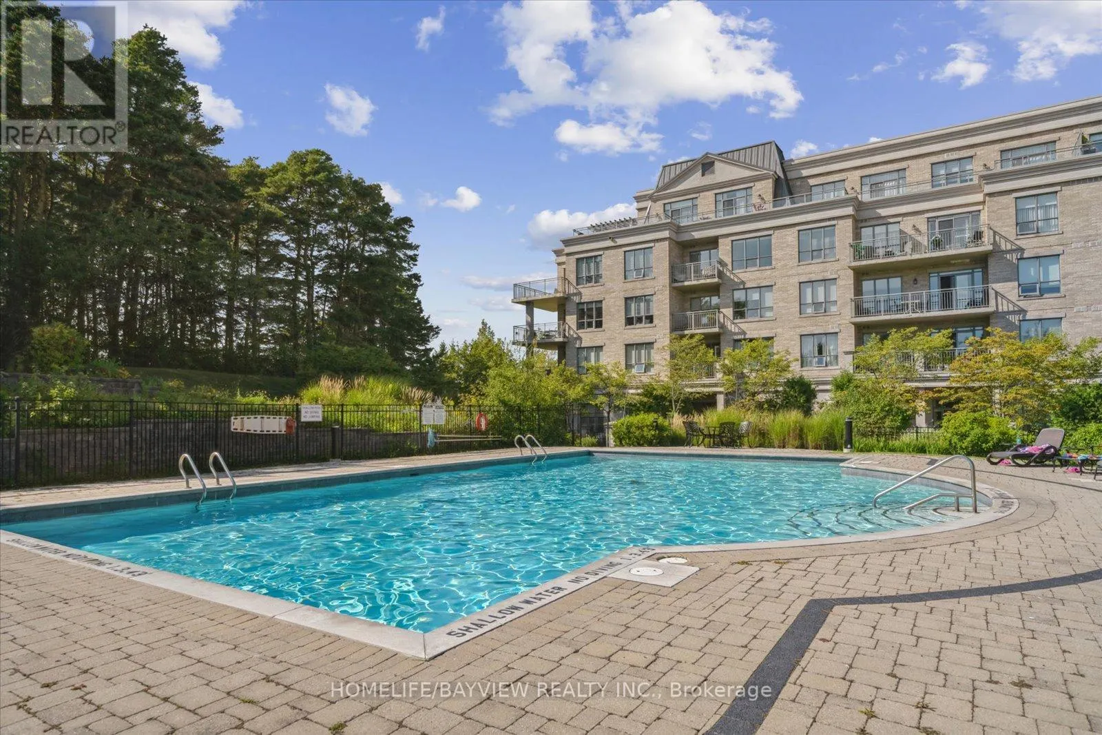 421 - 180 JOHN WAY W