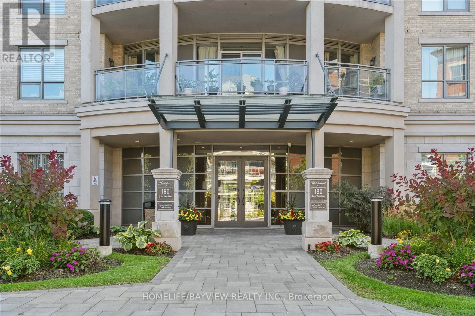 421 - 180 JOHN WAY W