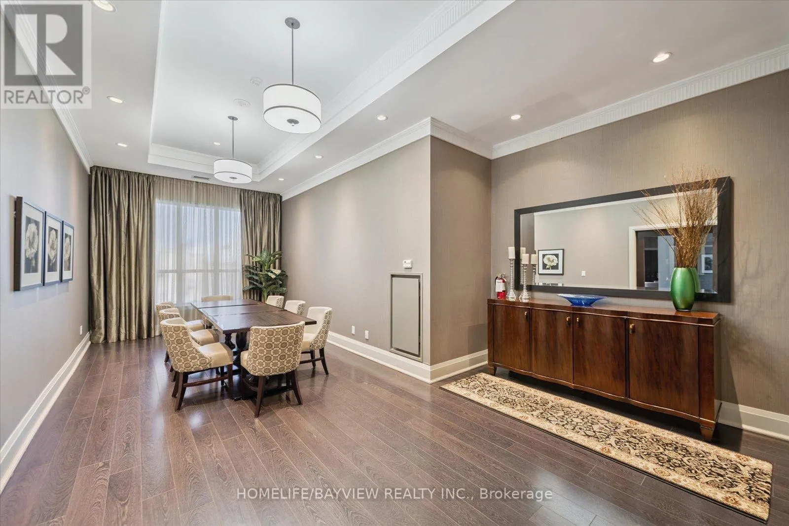 421 - 180 JOHN WAY W