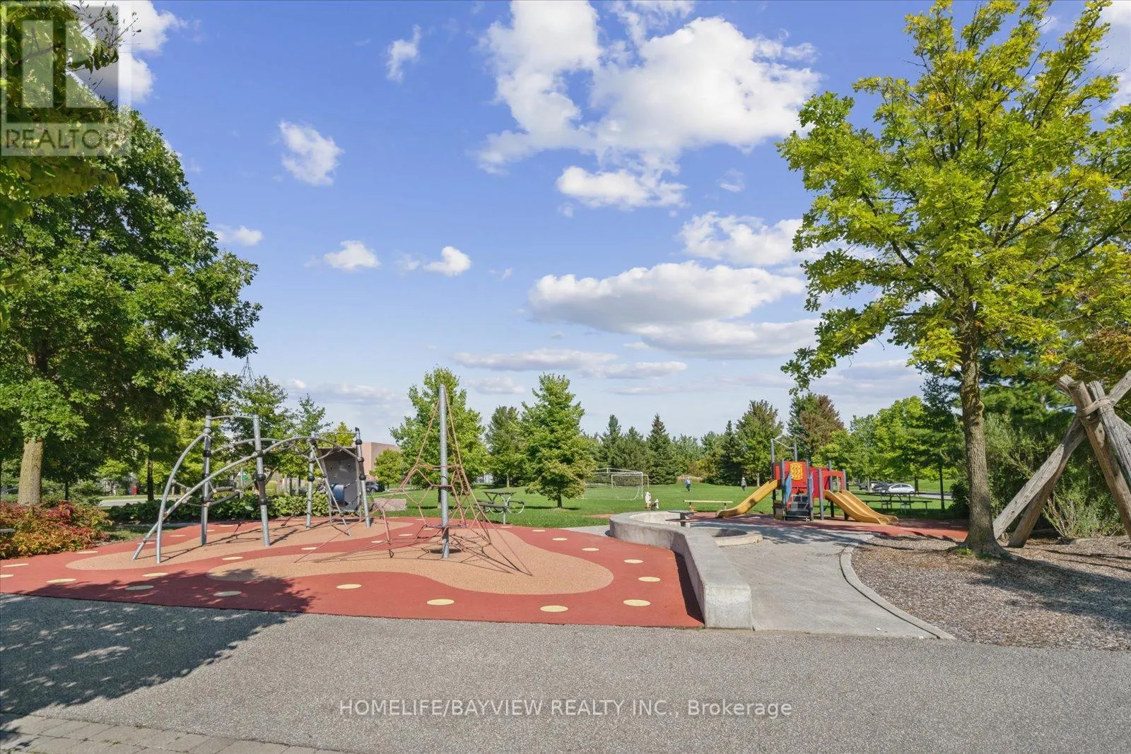 421 - 180 JOHN WAY W