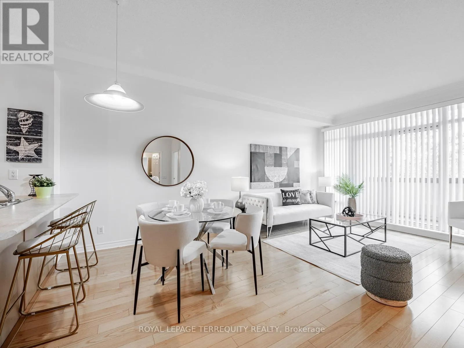 215 - 11121 YONGE STREET