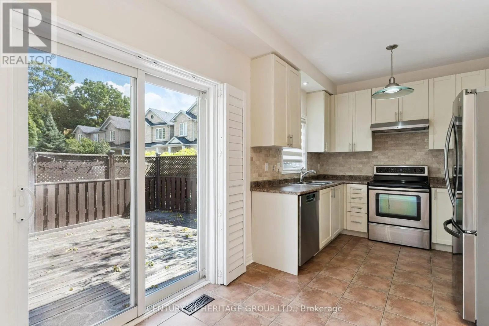 187 TOM TAYLOR CRESCENT