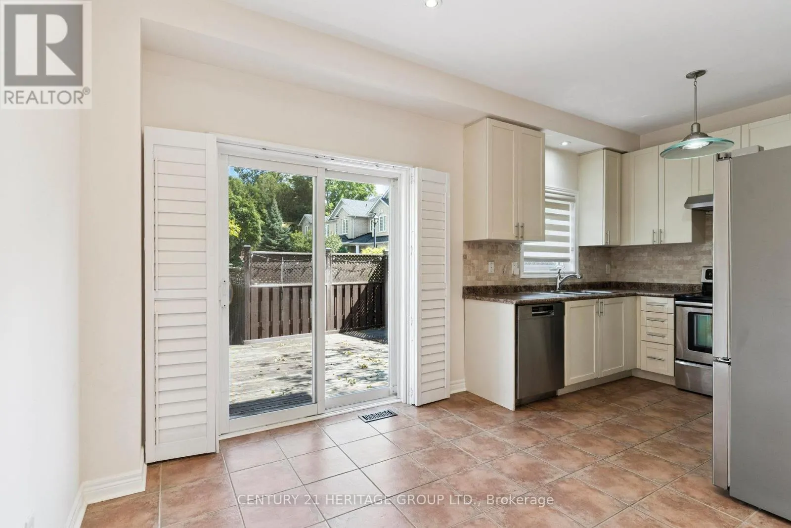 187 TOM TAYLOR CRESCENT