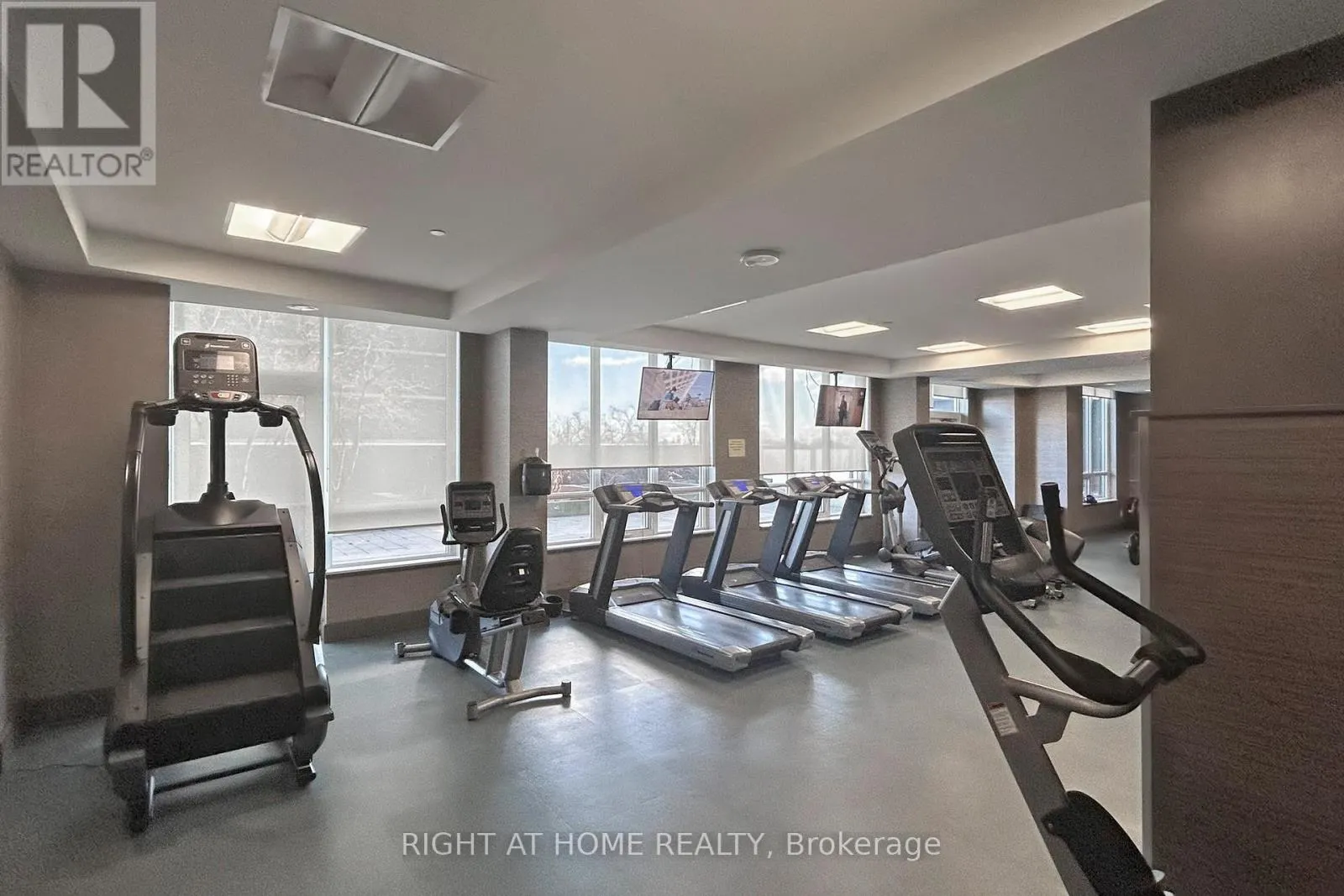 1127 - 7161 YONGE STREET