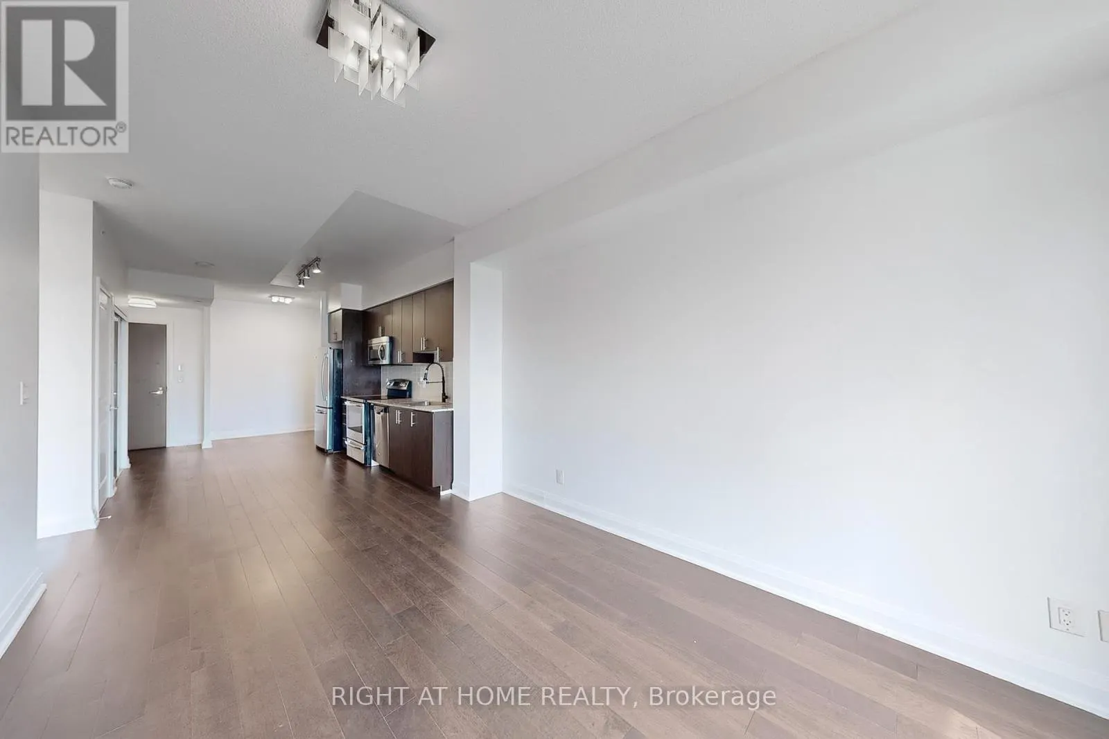 1127 - 7161 YONGE STREET