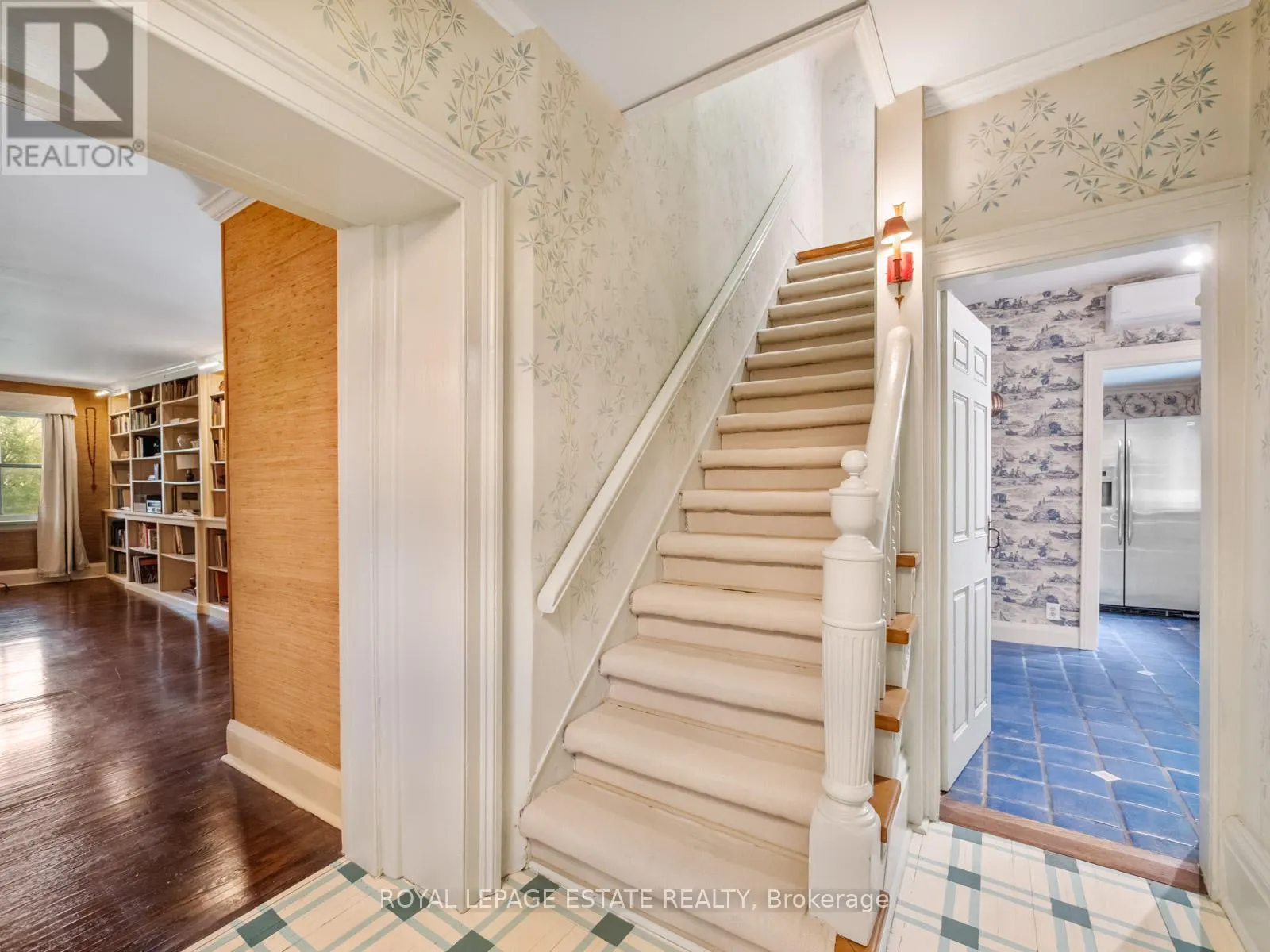 89 MAIN STREET S