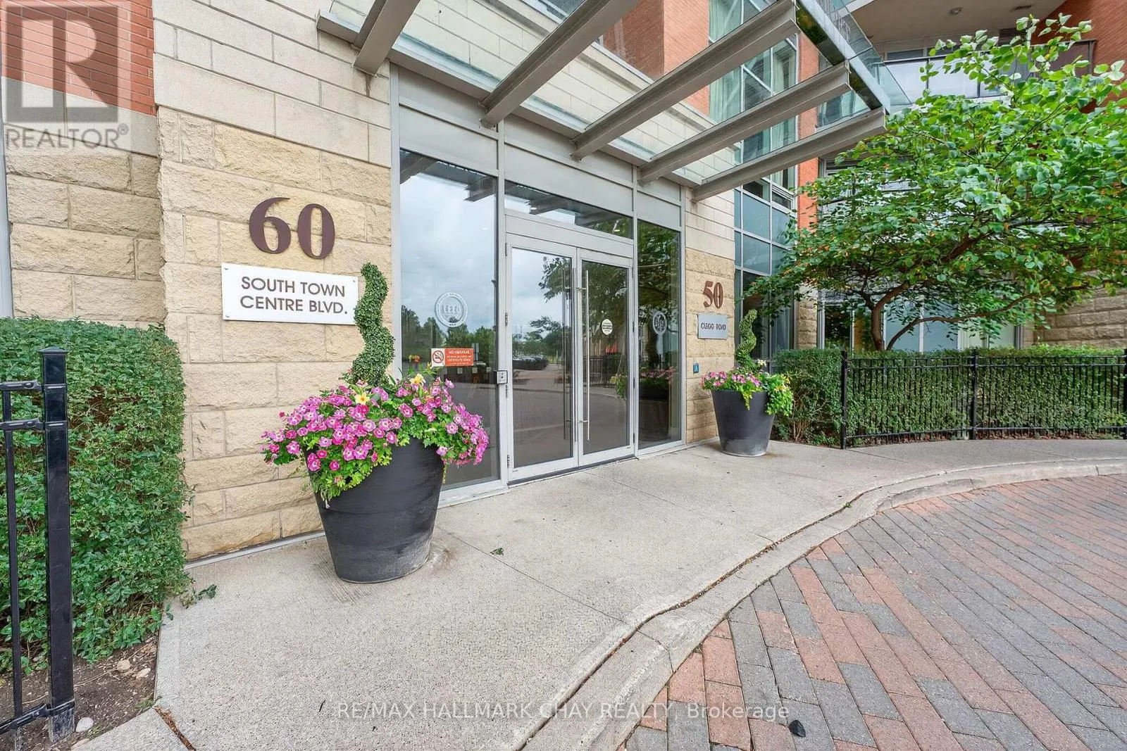 819 - 60 SOUTH TOWN CENTRE BOULEVARD
