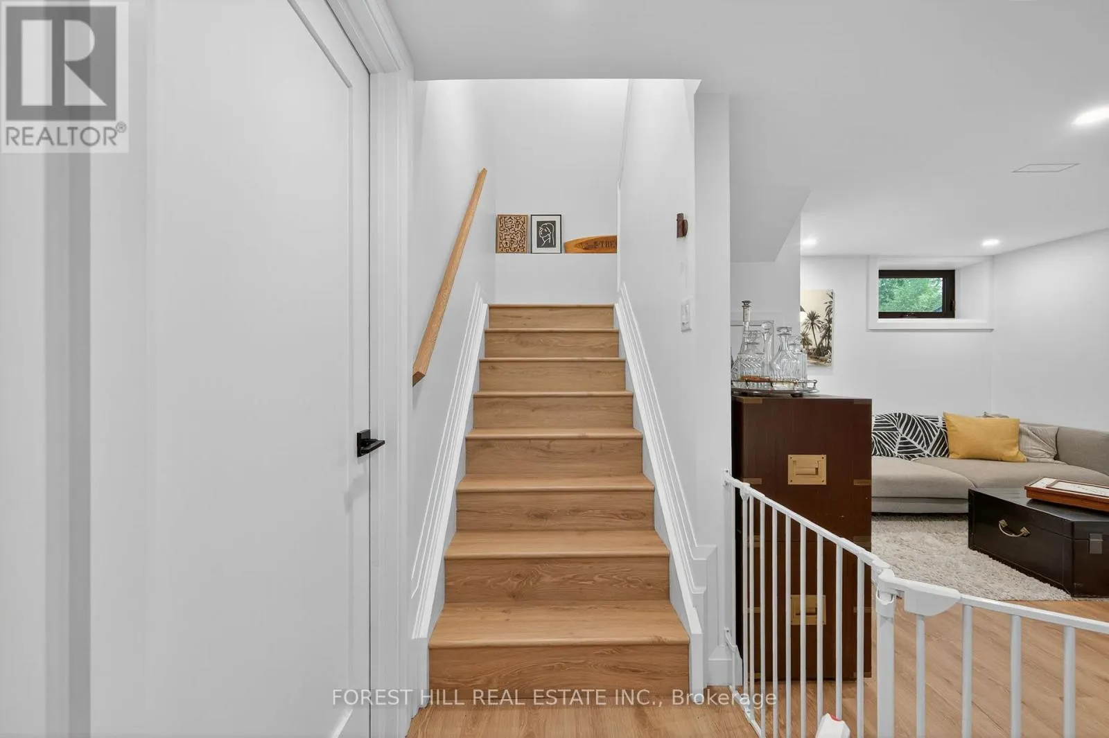 215 MAIN STREET N