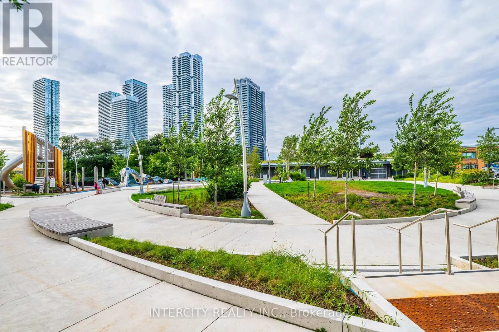 412 - 2910 HIGHWAY 7 W