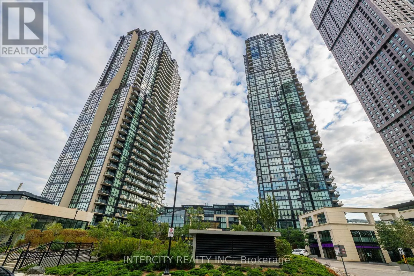 412 - 2910 HIGHWAY 7 W