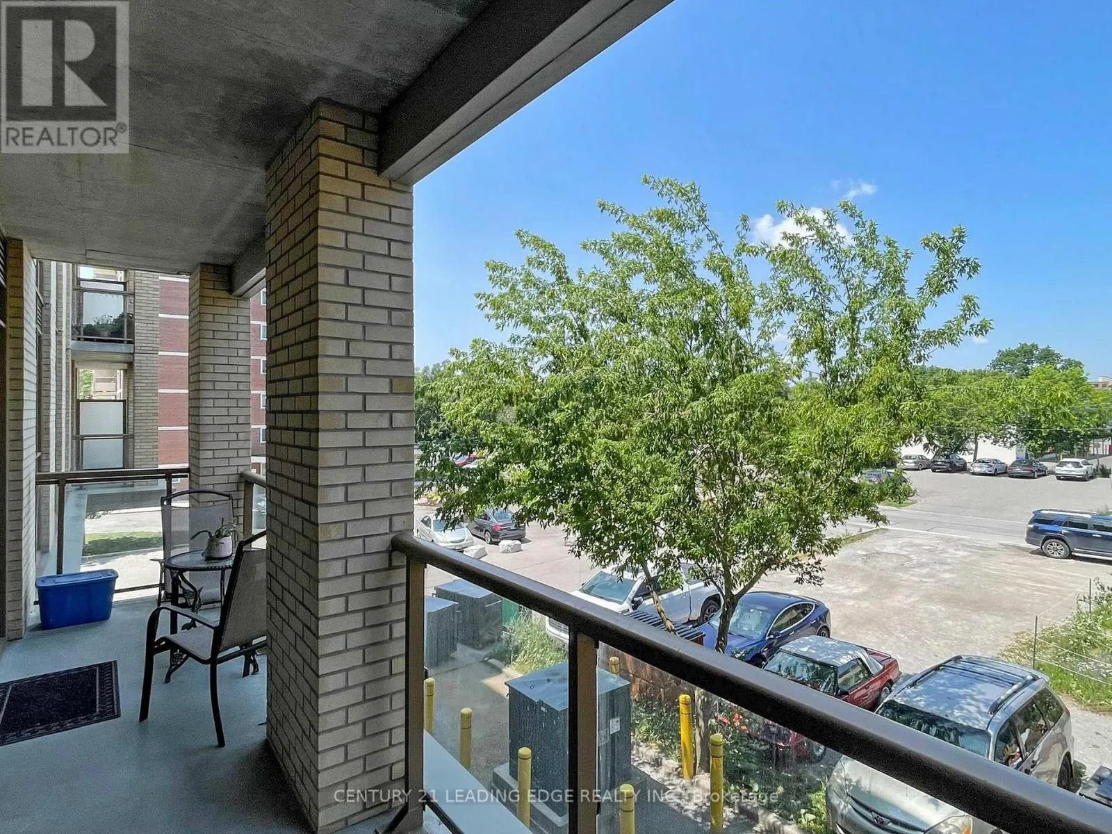 232 - 68 MAIN STREET N