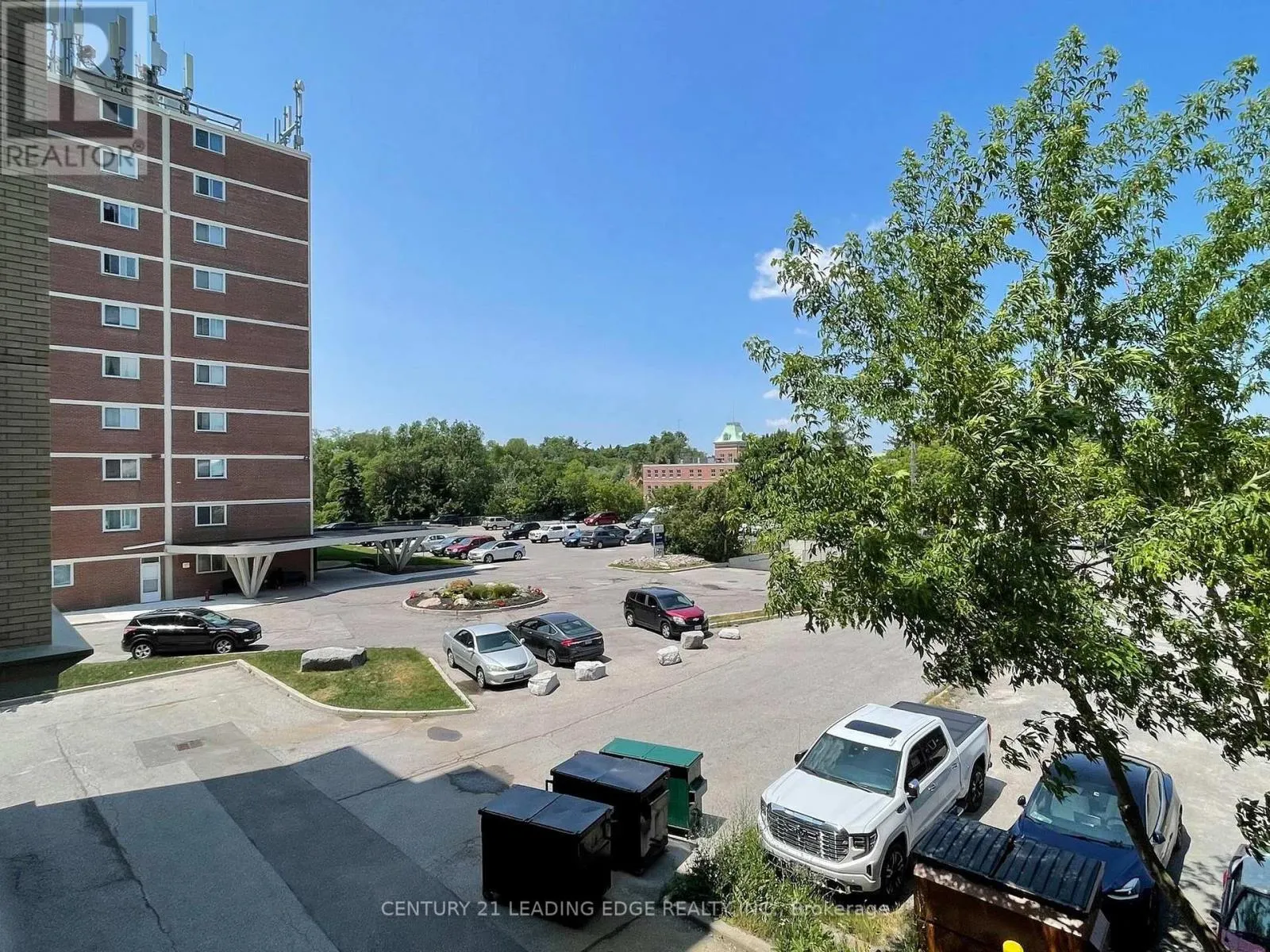 232 - 68 MAIN STREET N