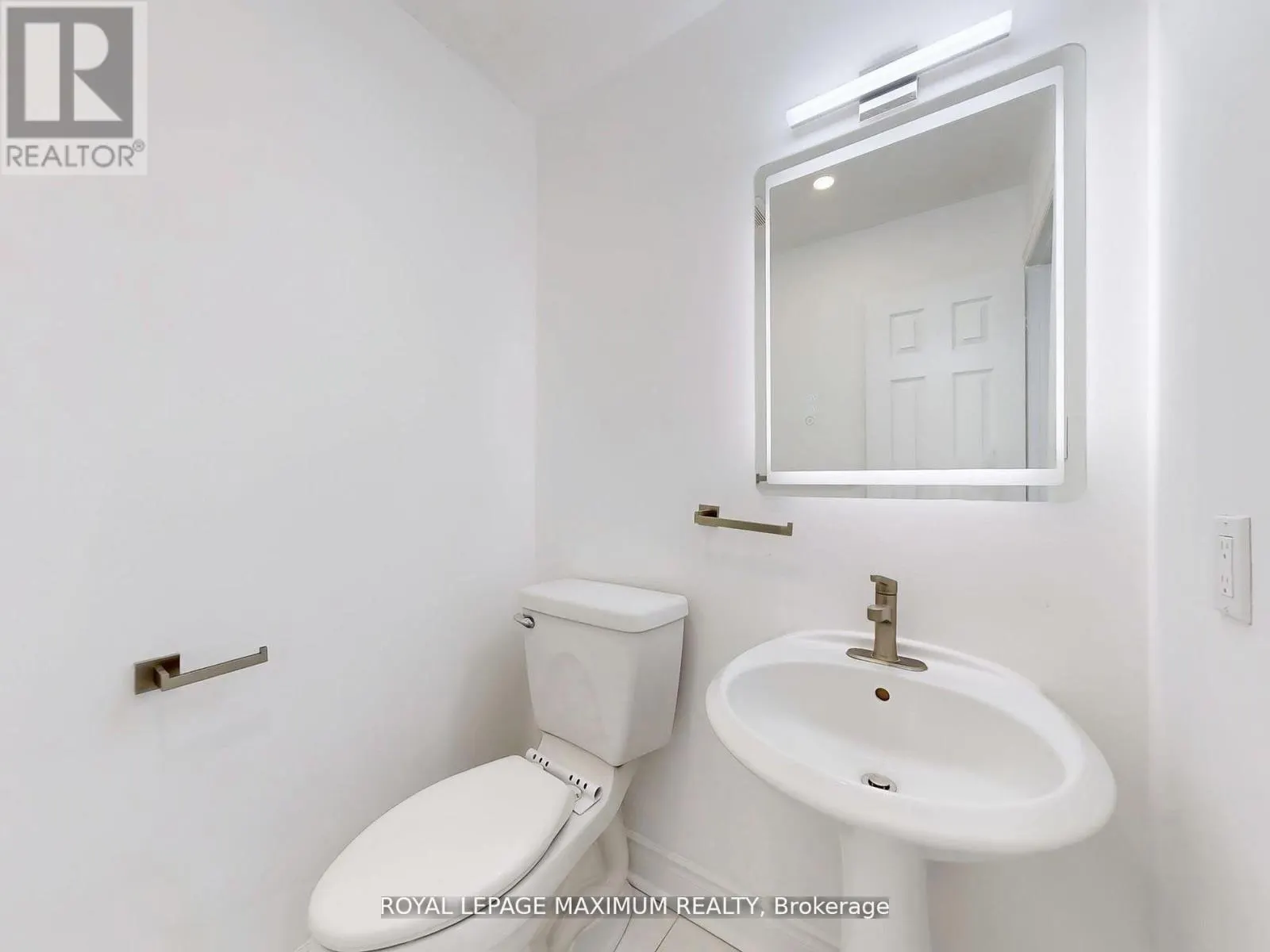 22 A WALTHAM CRESCENT