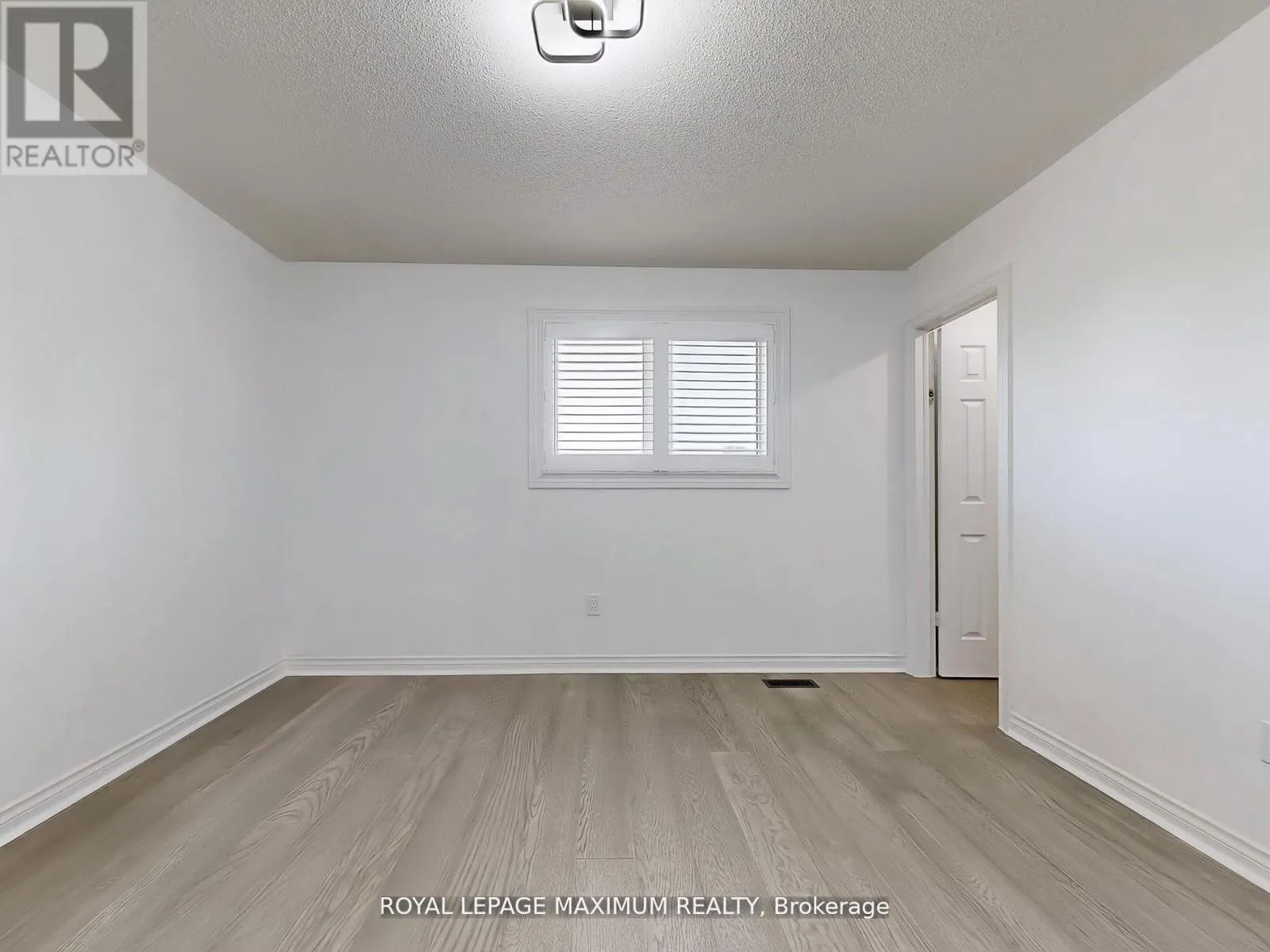 22 A WALTHAM CRESCENT