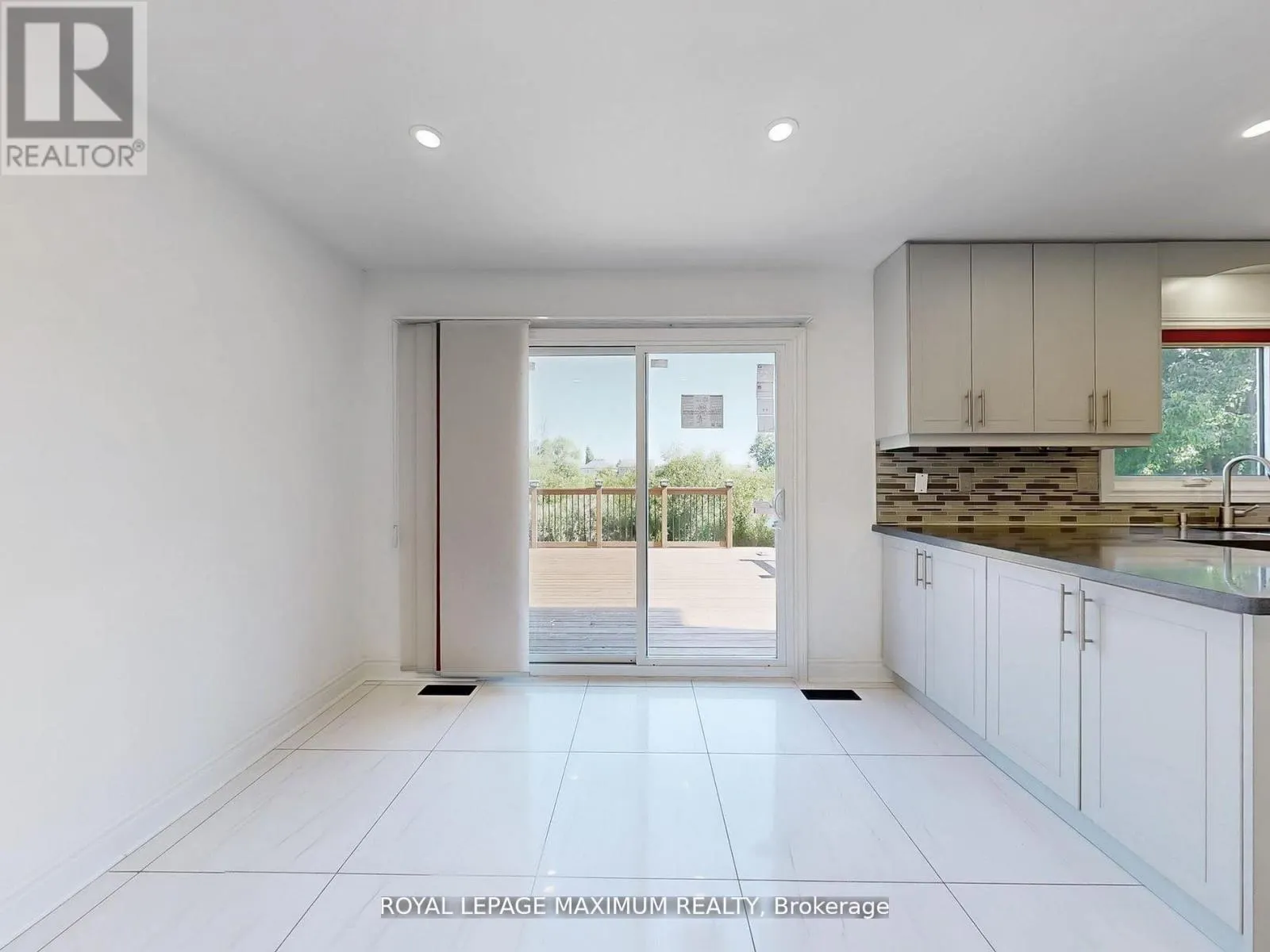22 A WALTHAM CRESCENT