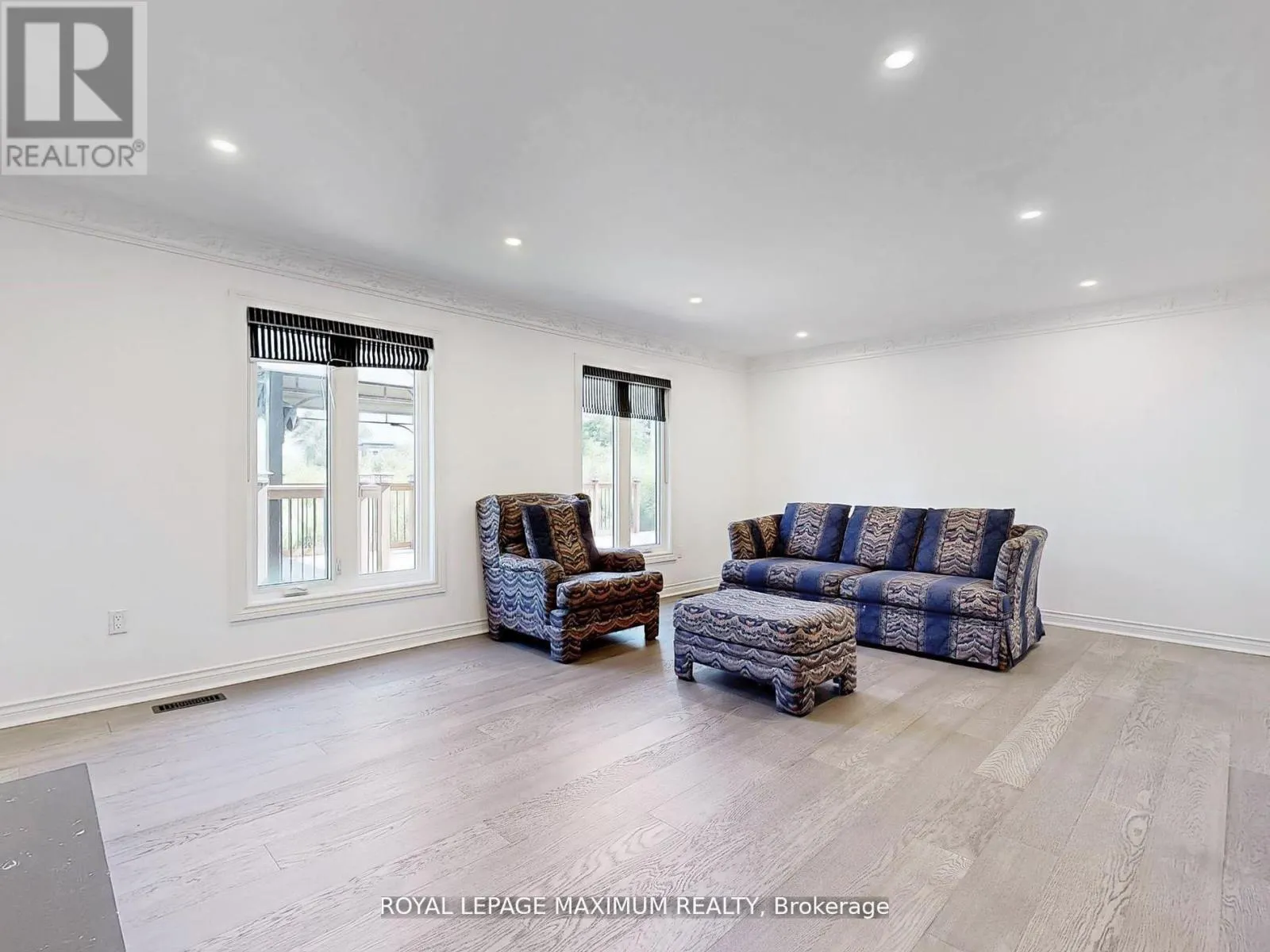 22 A WALTHAM CRESCENT