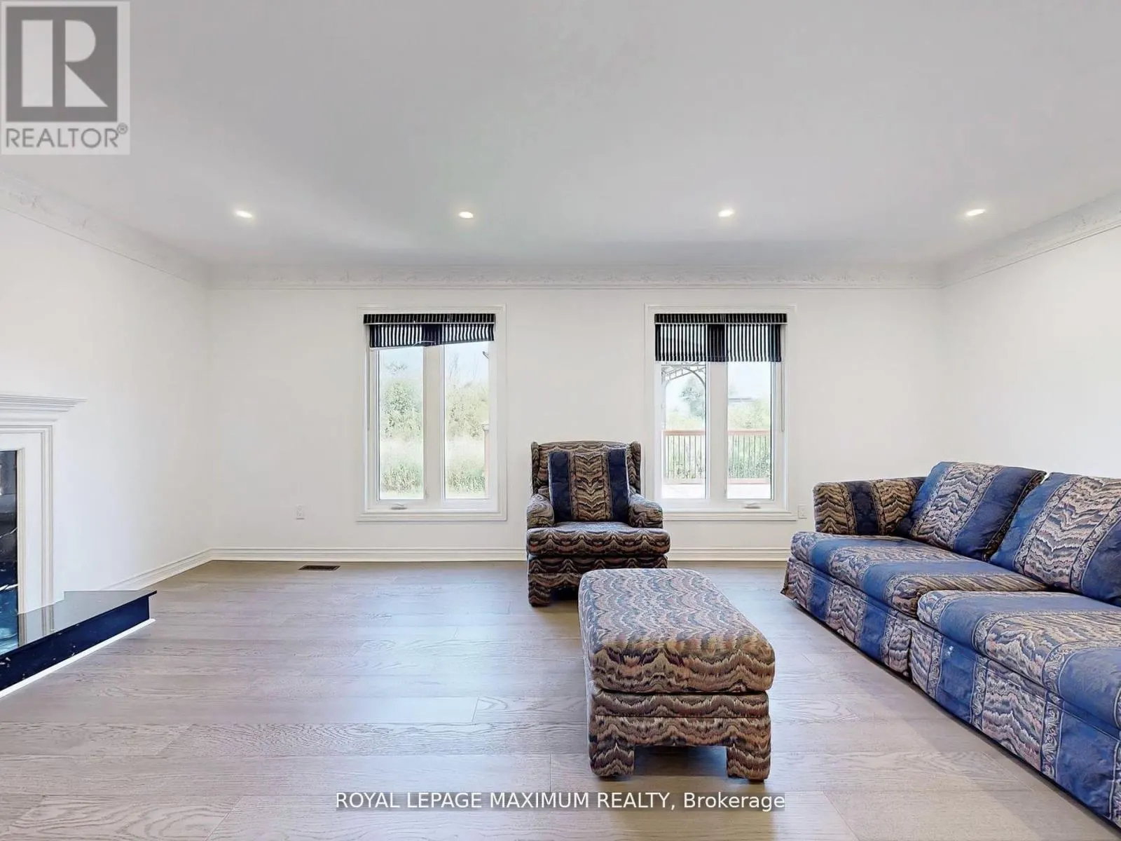 22 A WALTHAM CRESCENT
