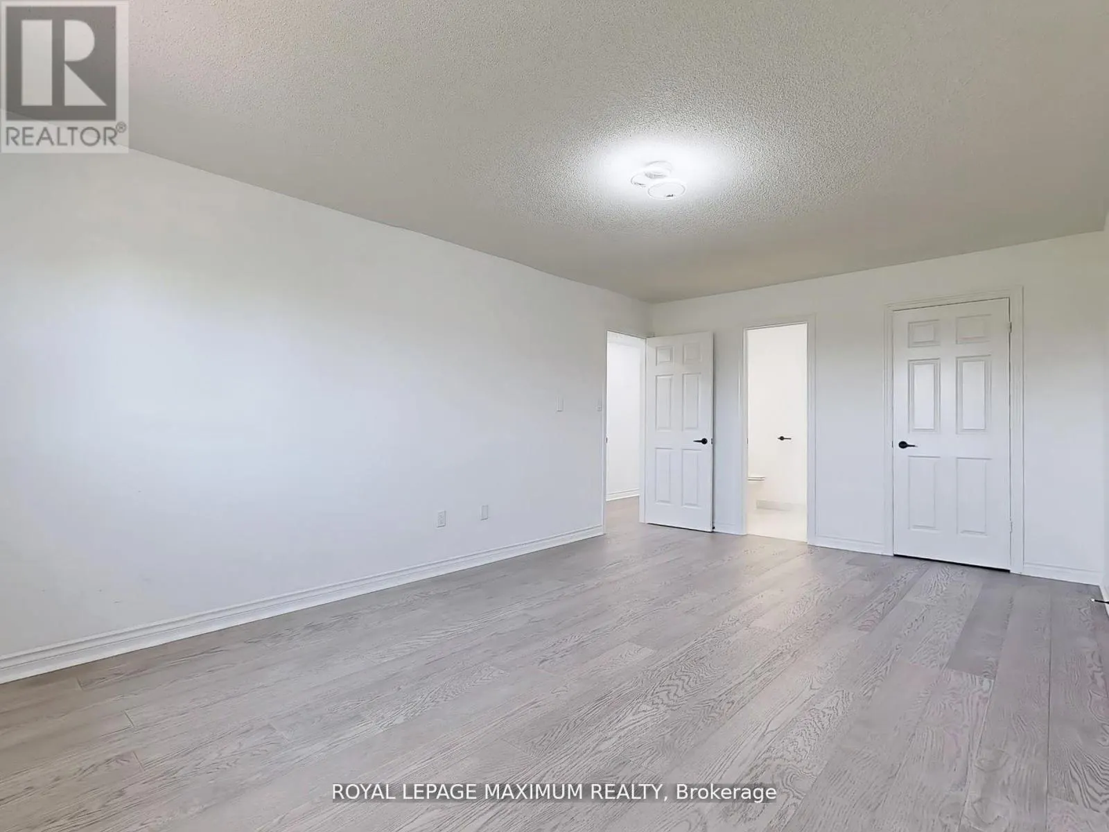 22 A WALTHAM CRESCENT