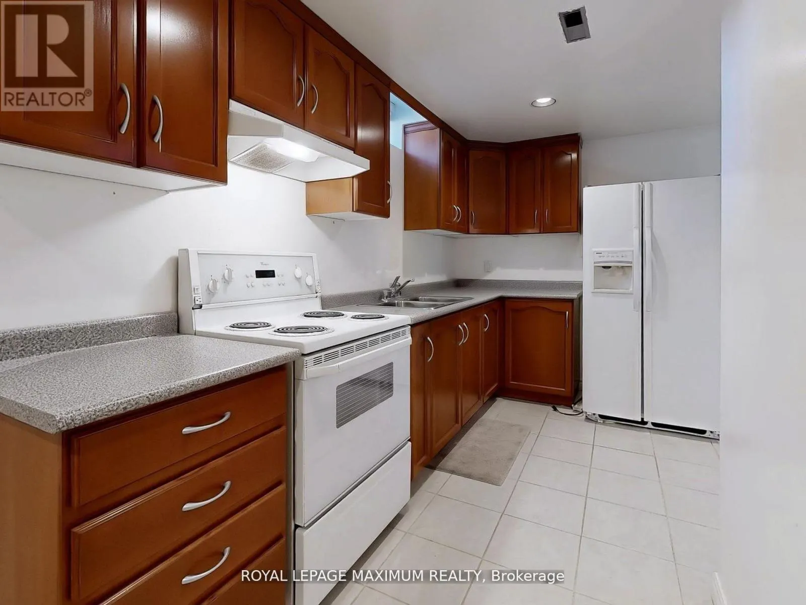 22 A WALTHAM CRESCENT