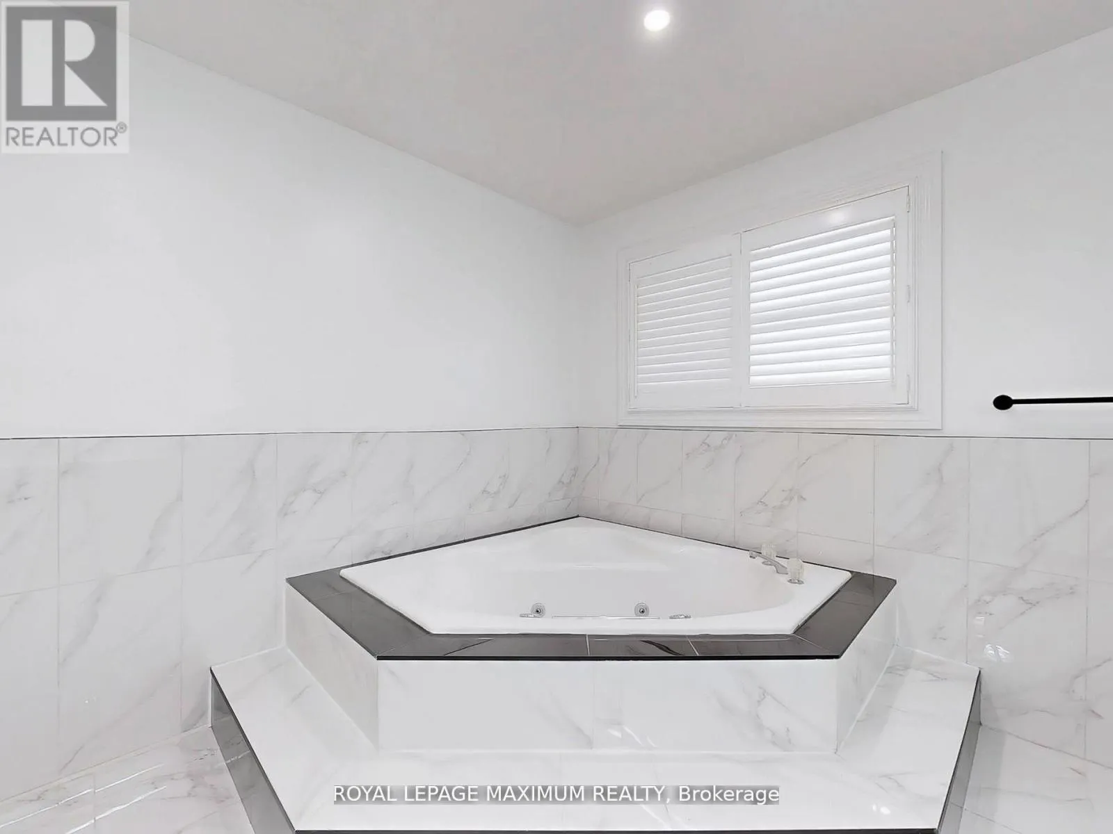 22 A WALTHAM CRESCENT