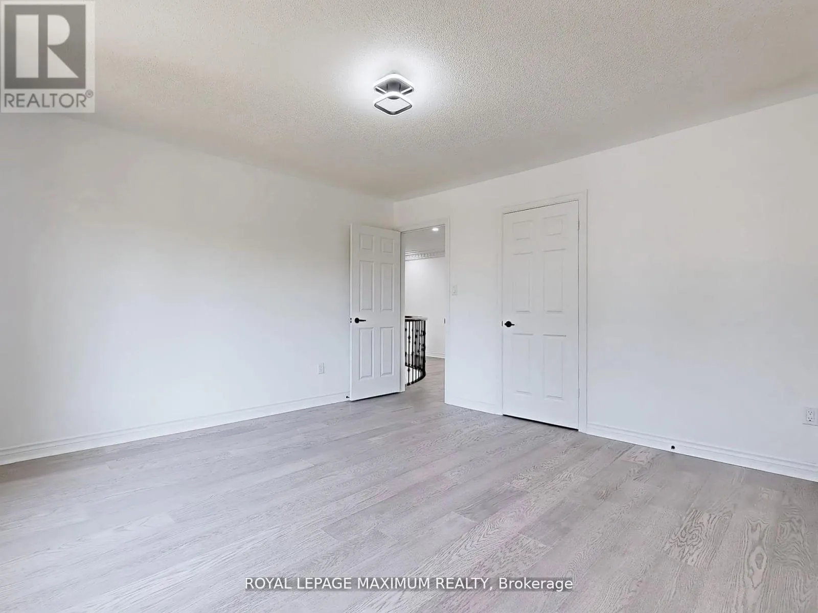 22 A WALTHAM CRESCENT
