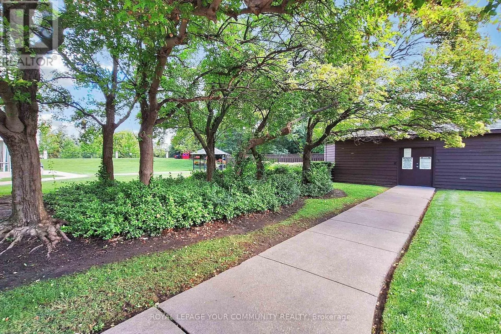 205 - 309 MAJOR MACKENZIE DRIVE