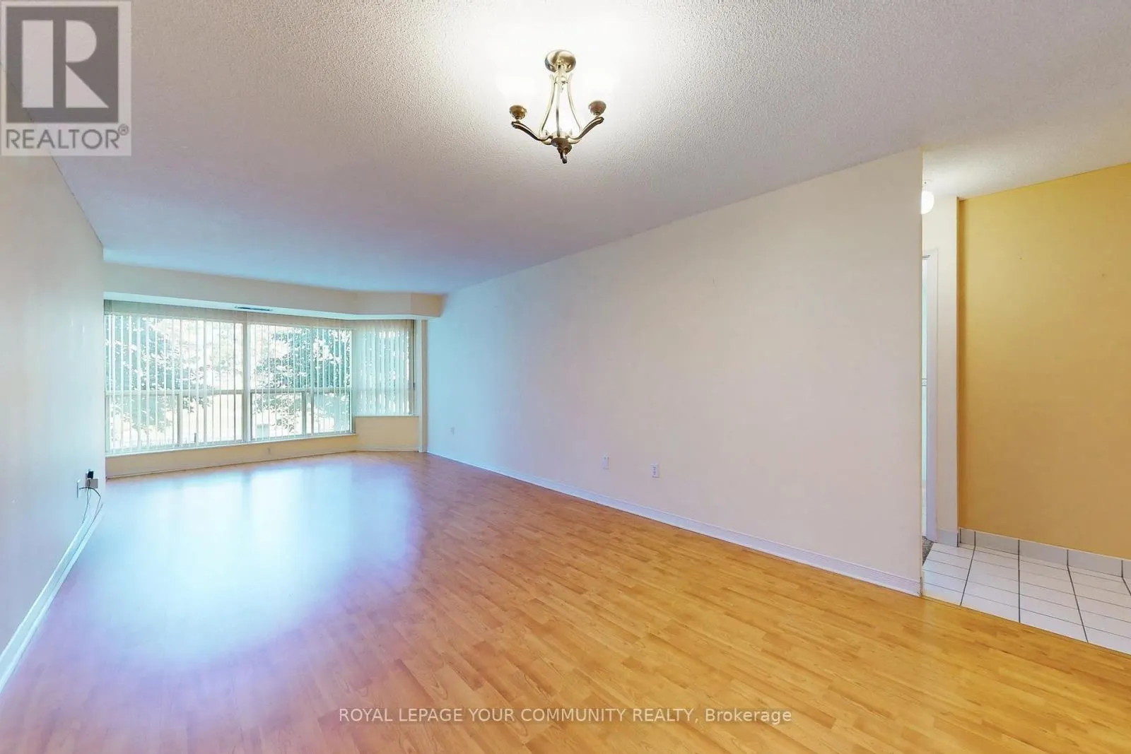 205 - 309 MAJOR MACKENZIE DRIVE