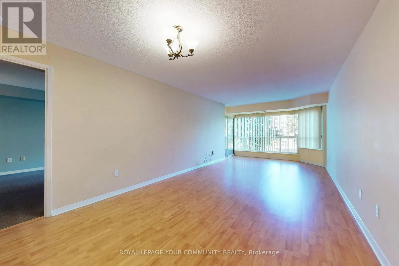 205 - 309 MAJOR MACKENZIE DRIVE