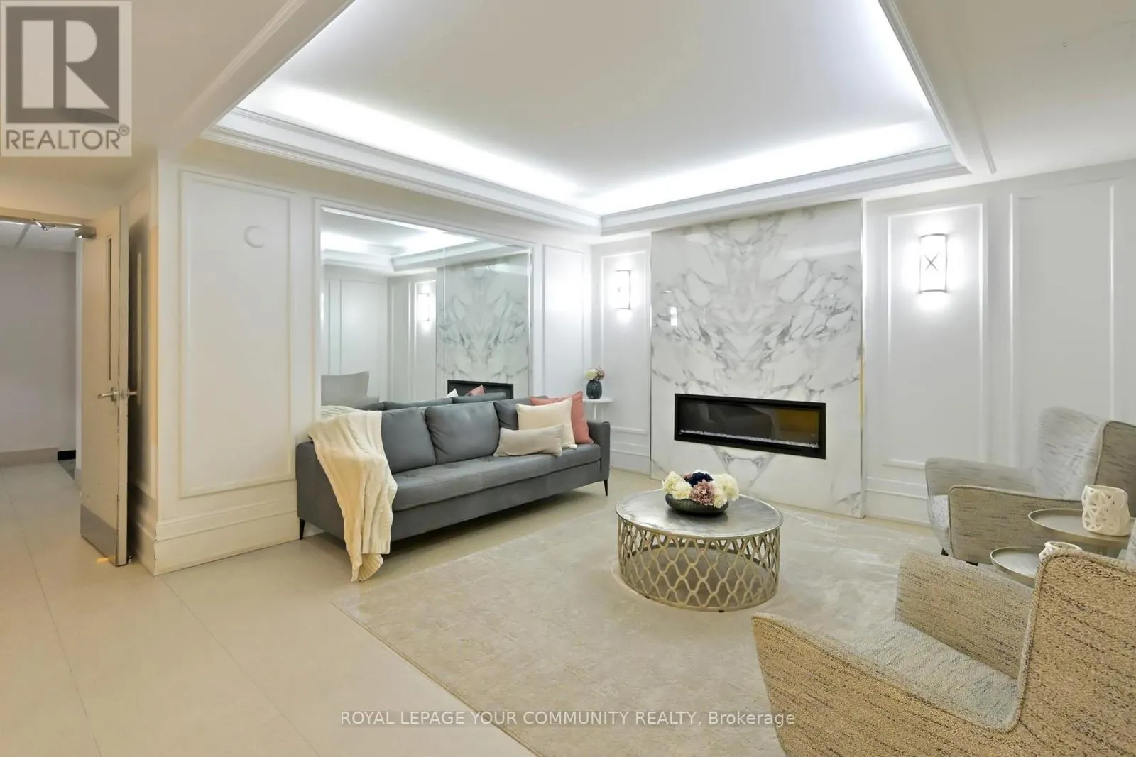 205 - 309 MAJOR MACKENZIE DRIVE