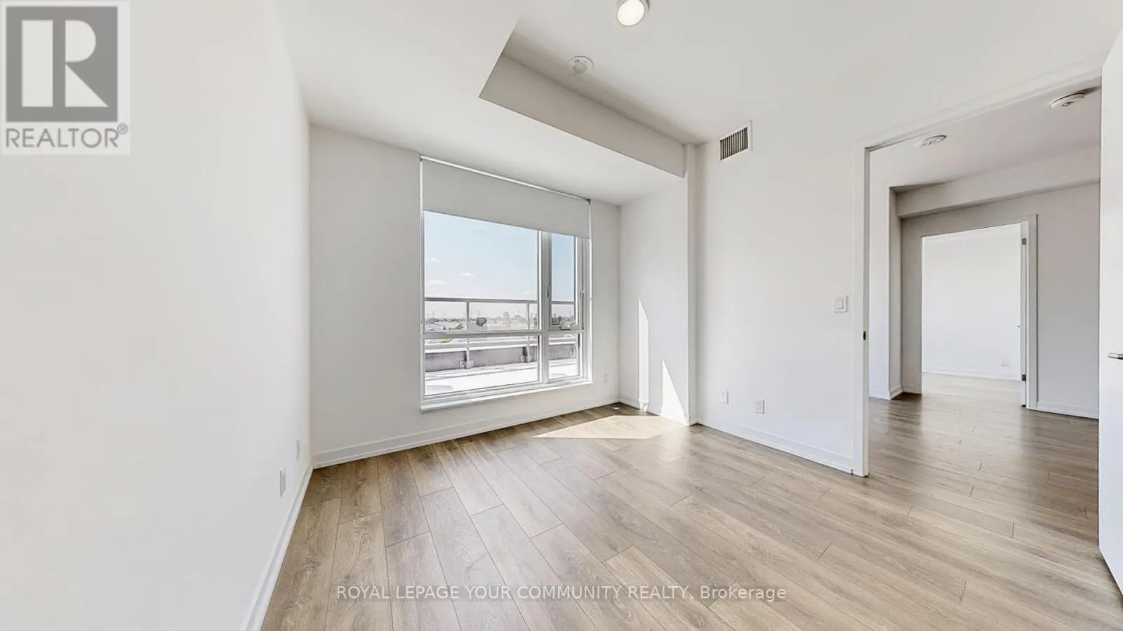 626 - 8 BEVERLEY GLEN BOULEVARD