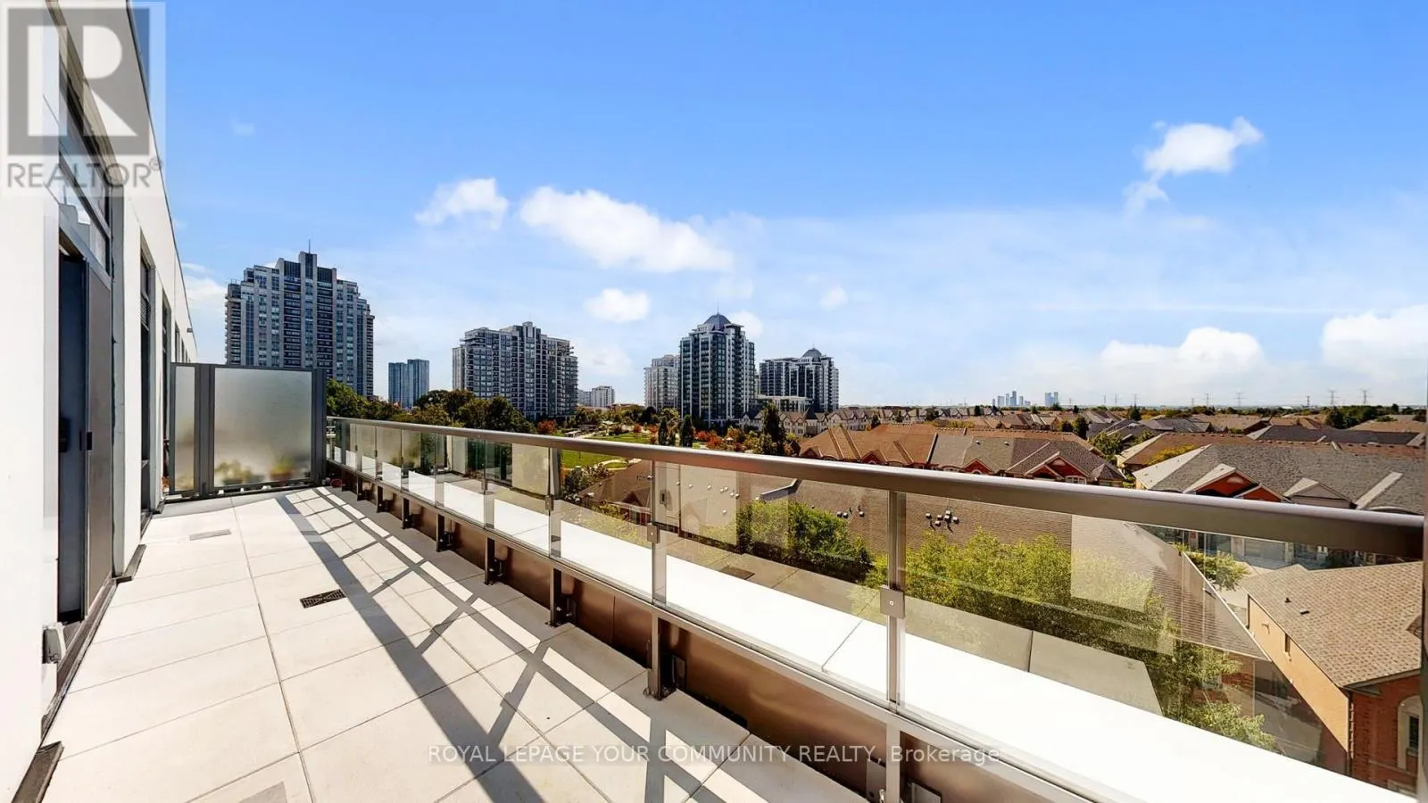 626 - 8 BEVERLEY GLEN BOULEVARD