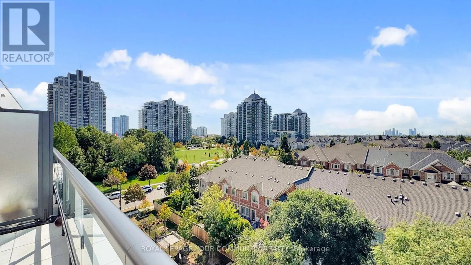 626 - 8 BEVERLEY GLEN BOULEVARD