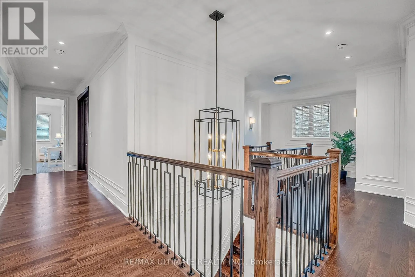 60 CAIRNS GATE