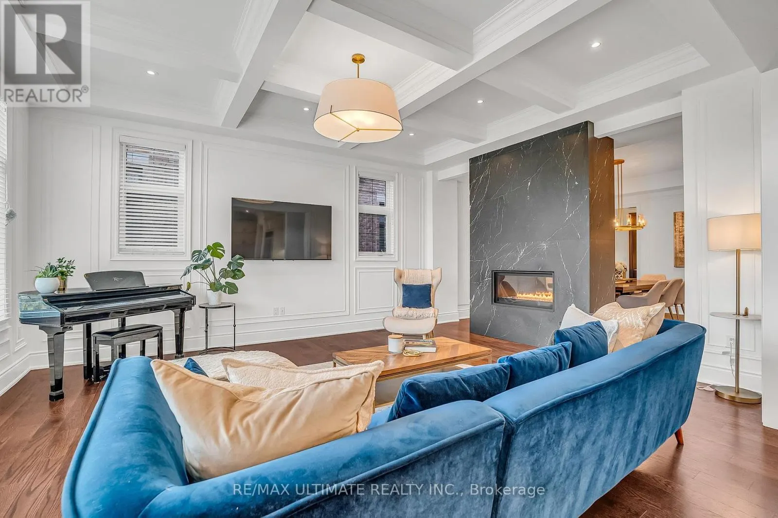 60 CAIRNS GATE