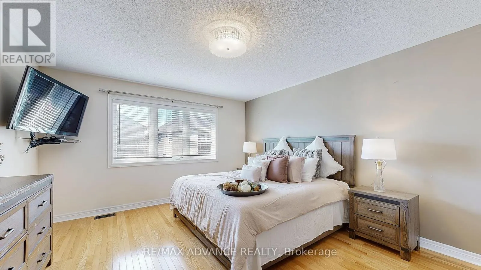151 LARAMIE CRESCENT