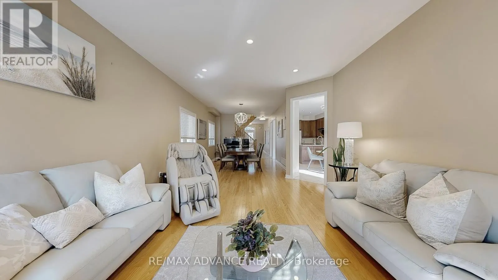 151 LARAMIE CRESCENT