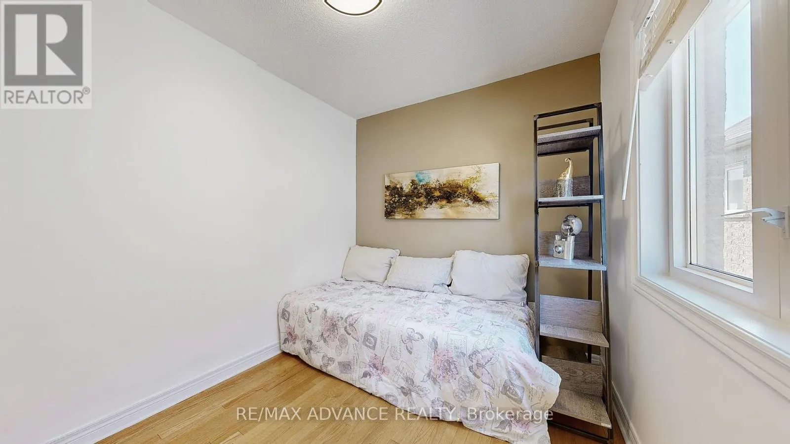 151 LARAMIE CRESCENT