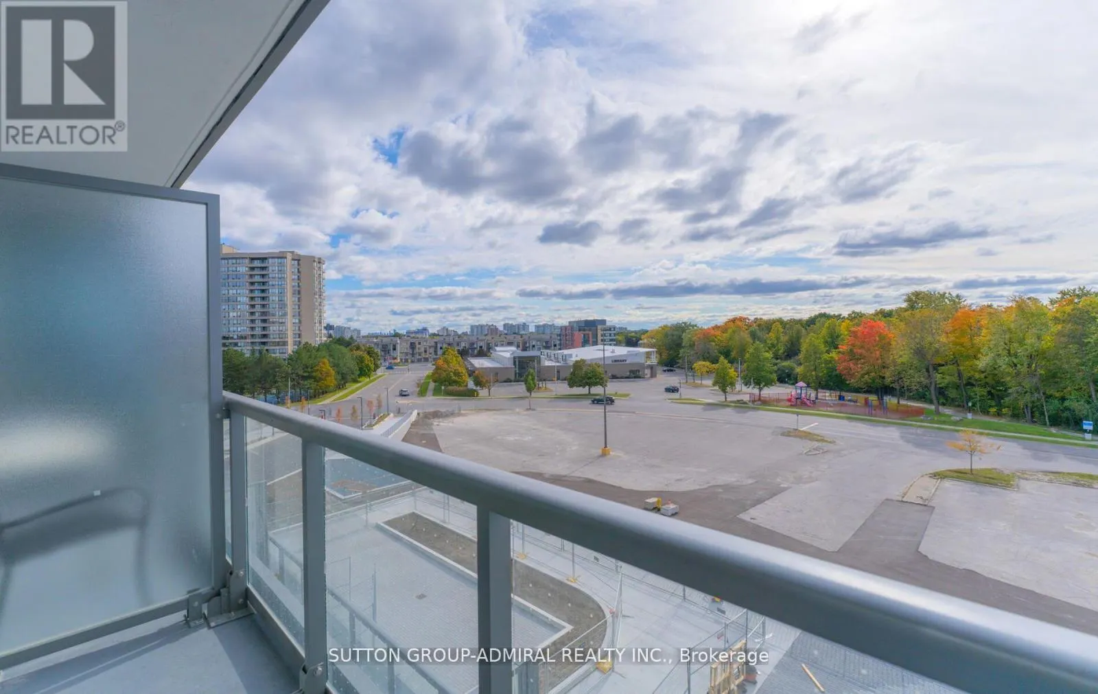 A-315 - 30 UPPER MALL WAY