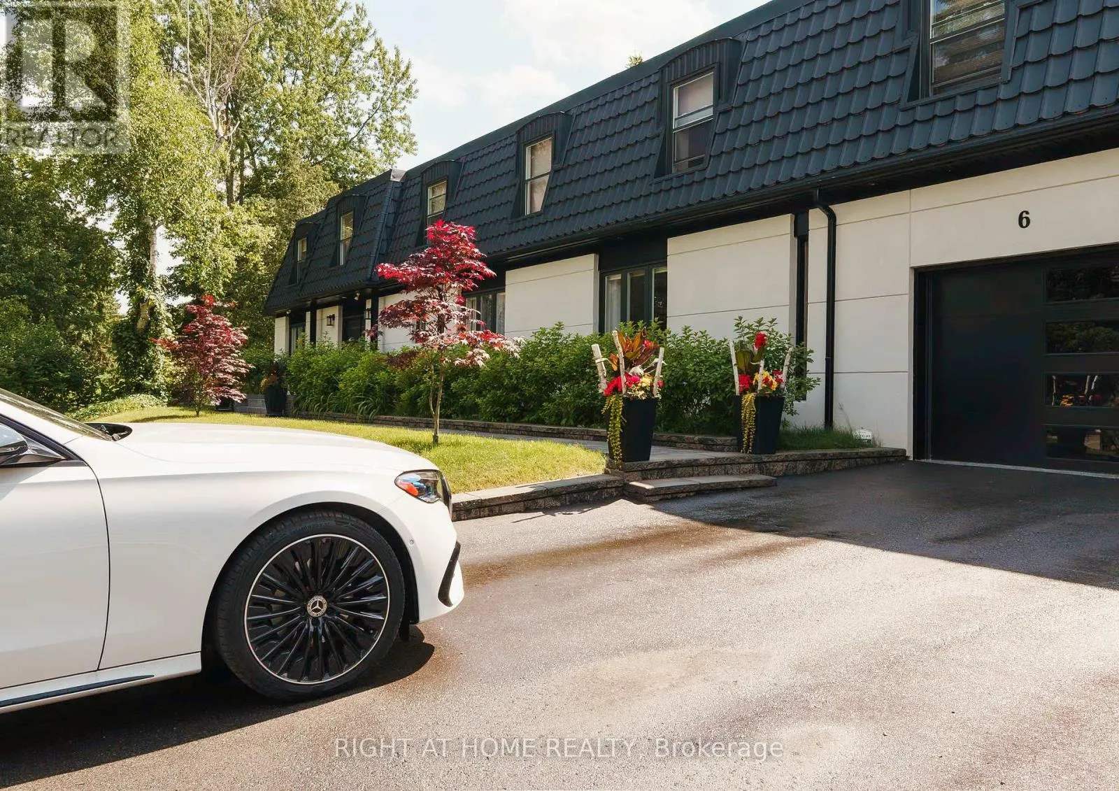 6 LADYSLIPPER COURT