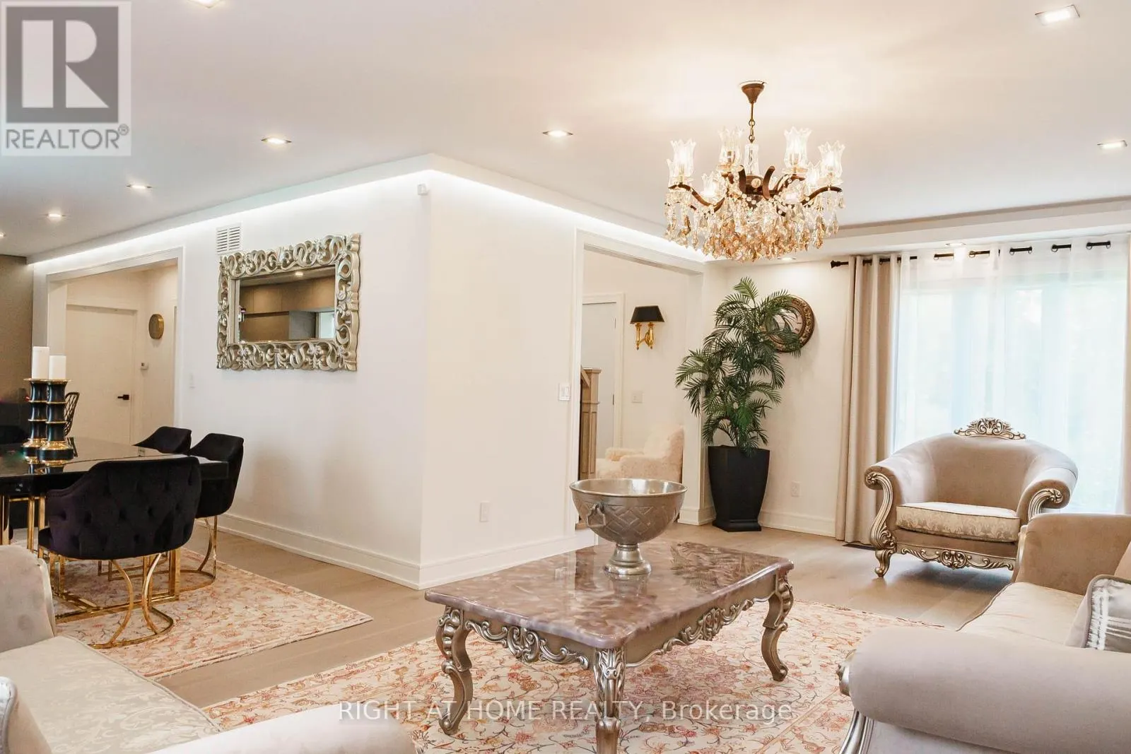 6 LADYSLIPPER COURT