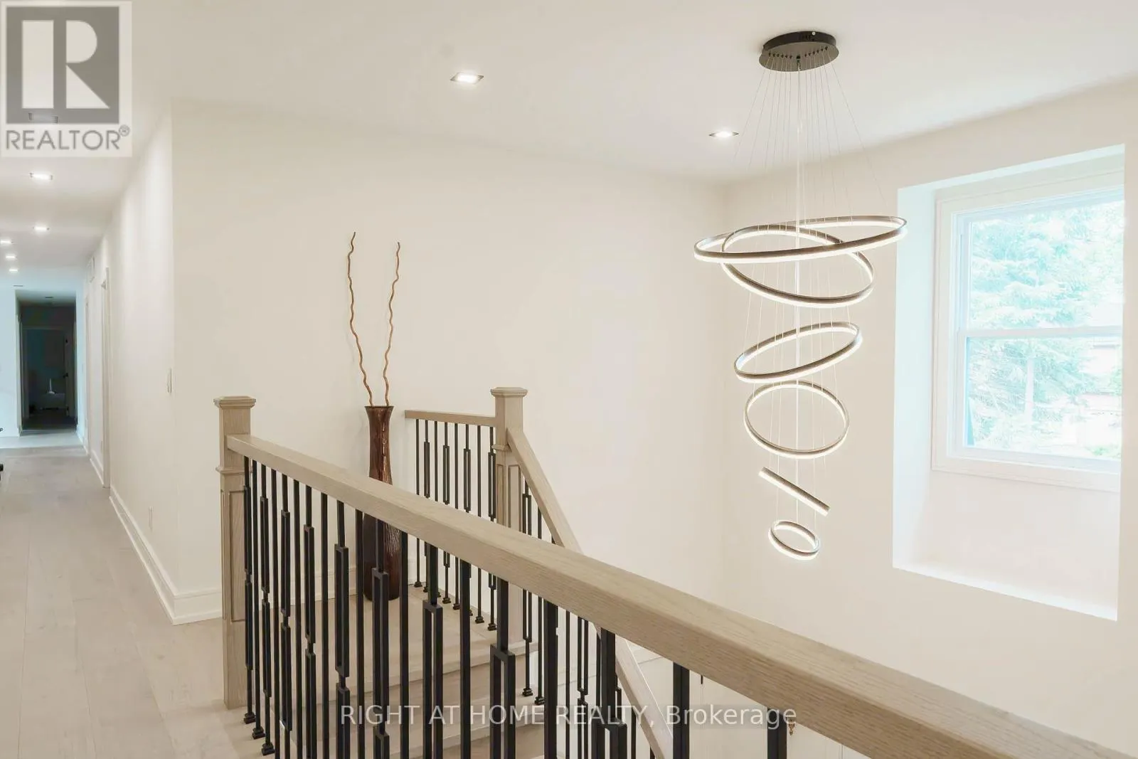 6 LADYSLIPPER COURT