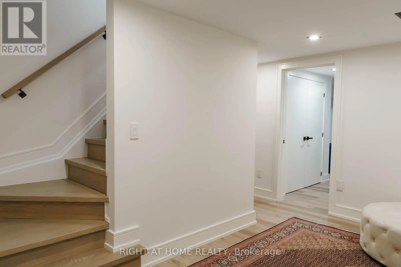 6 LADYSLIPPER COURT