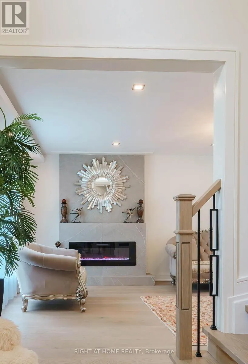 6 LADYSLIPPER COURT