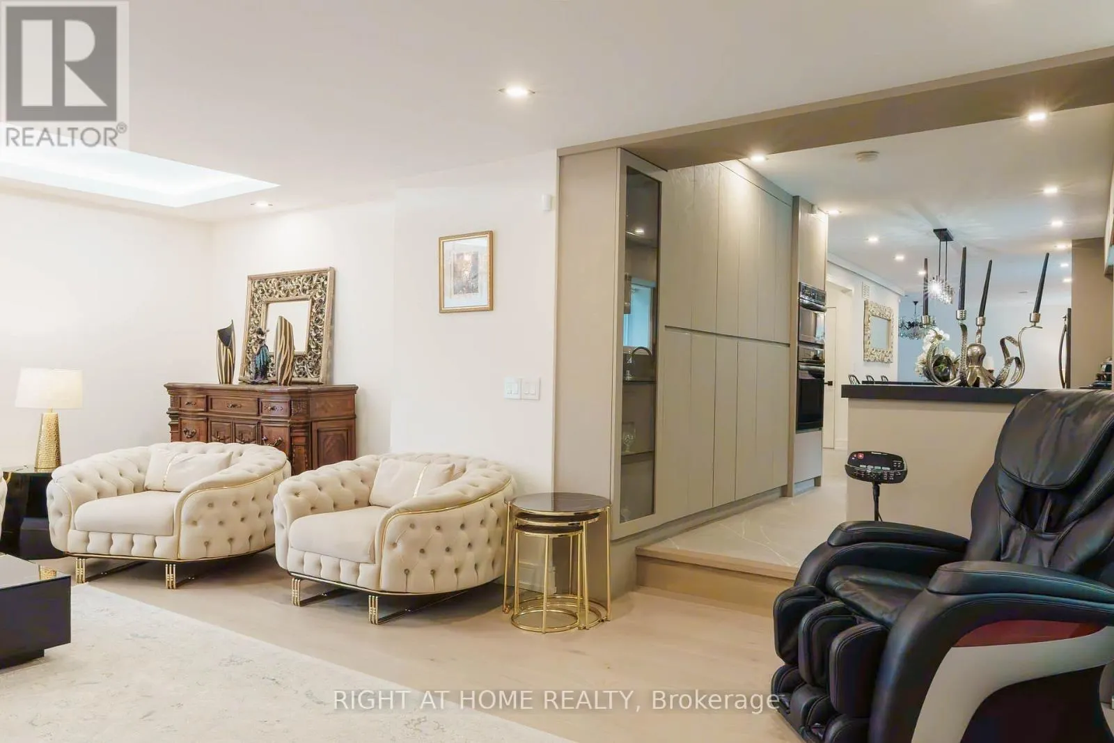 6 LADYSLIPPER COURT